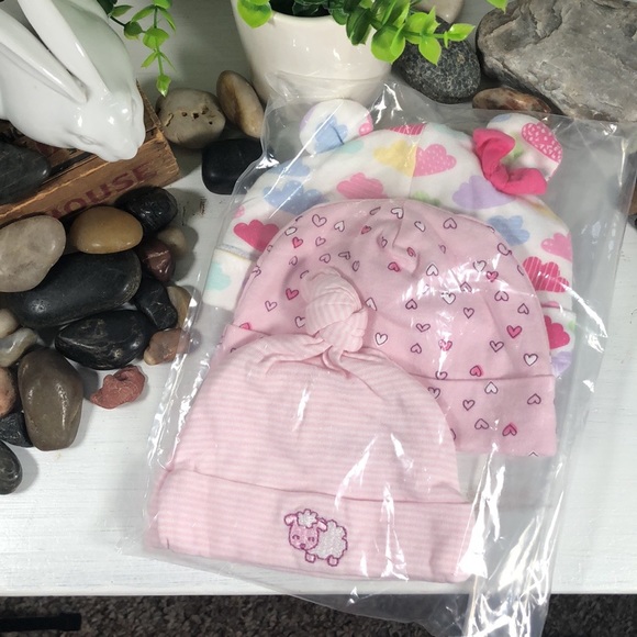 Newborn Infant Hats Bundles Baby Place Set of 3 Beanie Style Baby Hats NWOT - Picture 13 of 13